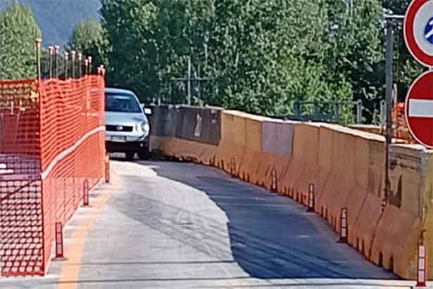 Ponte della Botte con veicoli